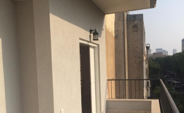Dizengoff 3 rooms 90m2 Terrace Apartment for rent in Tel Aviv