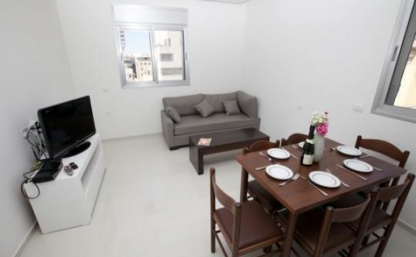 Ben Yehuda / Bograshov 3 rooms 65m2 balcony 25m2 Lift Apartment for sale in Tel Aviv