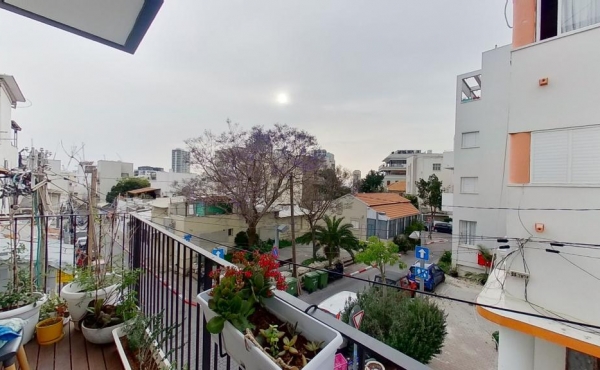 Kerem Hatemanim 3 bedrooms 130m2 Balconies 12m2 Lift Parking Apartment for sale in Tel Aviv