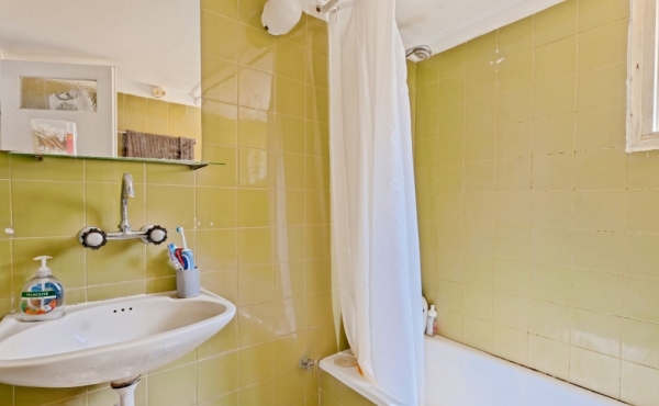 Dizengoff area 2 rooms 53 sqm LIft Parking Apartment for sale in Tel Aviv