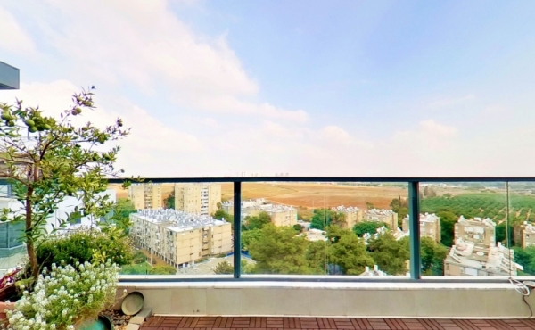 North Tel Aviv Penthouse 5 rooms 153 sqm Balcony 32 sqm Lift Parking Apartment for sale in Tel Aviv