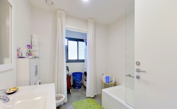 North Tel Aviv Penthouse 5 rooms 153 sqm Balcony 32 sqm Lift Parking Apartment for sale in Tel Aviv