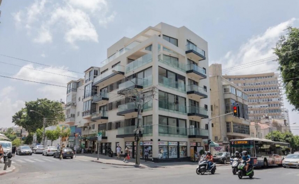 Ben Yehuda and Bograshov area 3 rooms 83m2 Mamad Balconies Elevator Apartment for sale in Tel Aviv