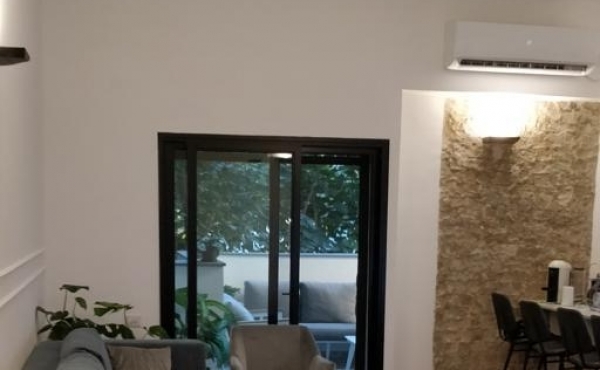 Rupin 3 rooms 80m2 Balcony 10m2 Renovated Lift Apartment for sale in Tel Aviv