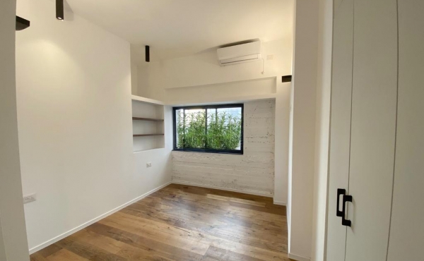 Rupin 3 rooms 80m2 Balcony 10m2 Renovated Lift Apartment for sale in Tel Aviv