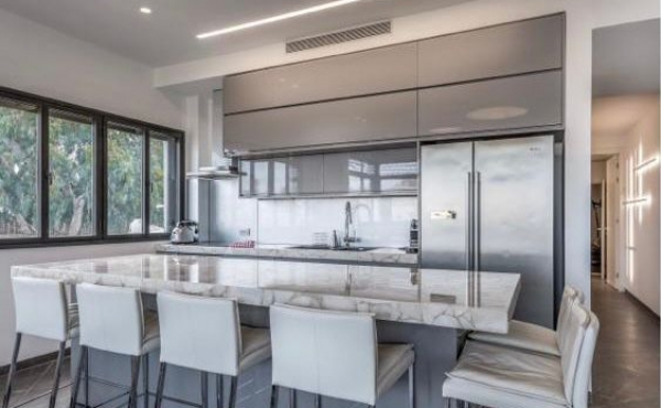 Sheinkin 3 bedrooms 118m2 Renovated Lift Apartment for sale in Tel Aviv