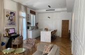Nahalat Benyamin area 4 rooms 110 sqm Balconies Lift Parking Apartment for sale in Tel Aviv