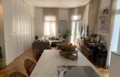 Nahalat Benyamin area 4 rooms 110 sqm Balconies Lift Parking Apartment for sale in Tel Aviv