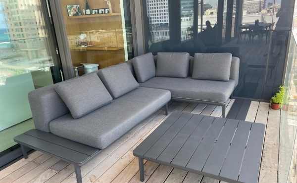 Kerem Hatemanim neighborhood 4 rooms 130sqm Terrace 30sqm Full sea view Lift Parking Gym Guard Apartment for rent in Tel Aviv