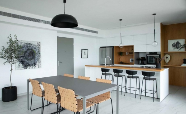 Kerem Hatemanim neighborhood 4 rooms 130sqm Terrace 30sqm Full sea view Lift Parking Gym Guard Apartment for rent in Tel Aviv