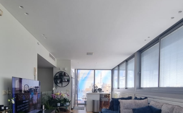 Old North TLV Penthouse Duplex 4.5 rooms 140 sqm Terrace 42 sqm Parking, Apartment for rent in Tel Aviv
