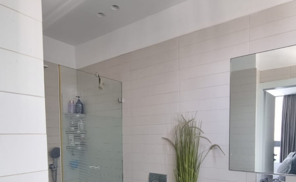 Old North TLV Penthouse Duplex 4.5 rooms 140 sqm Terrace 42 sqm Parking, Apartment for rent in Tel Aviv