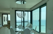 First line to the sea 4 rooms 120 sqm Balcony Full sea view Gym Pool Parking, Apartment for rent in Tel Aviv