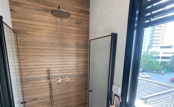 Elegant Neve Tsedek 2 bedrooms Renovated Balcony Apartment for vacation rental in Tel Aviv