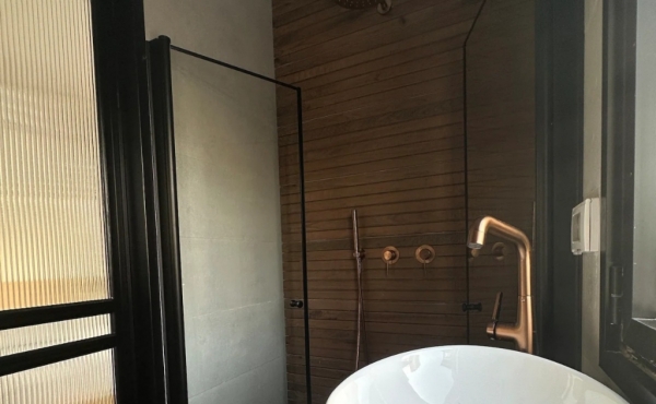 Elegant Neve Tsedek 2 bedrooms Renovated Balcony Apartment for vacation rental in Tel Aviv