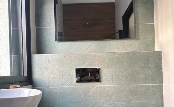 Elegant Neve Tsedek 2 bedrooms Renovated Balcony Apartment for vacation rental in Tel Aviv