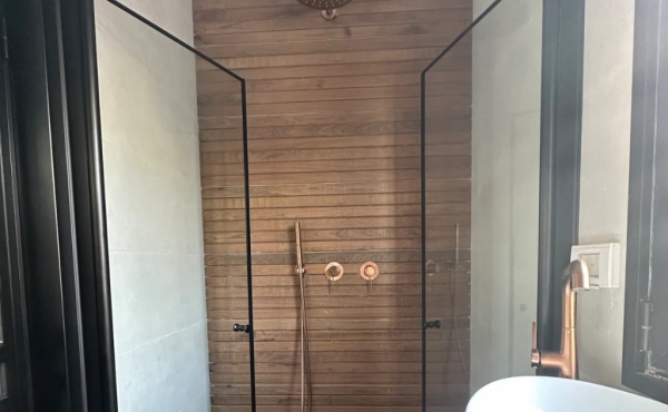 Elegant Neve Tsedek 2 bedrooms Renovated Balcony Apartment for vacation rental in Tel Aviv