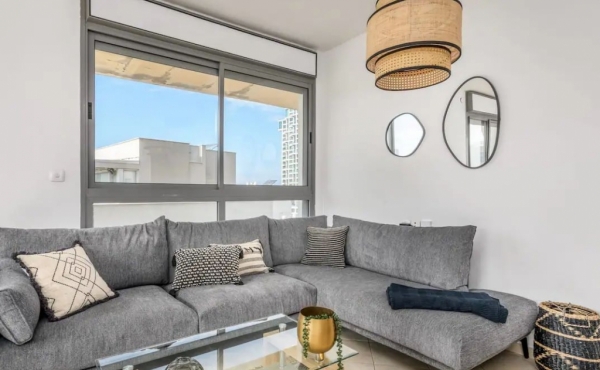 Hayarkon area 3 bedrooms  Lift Parking Apartment for long term rental in Tel Aviv