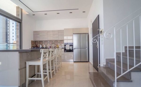 Luxury penthouse duplex in Bat Yam Balcony with sea view Lift parking