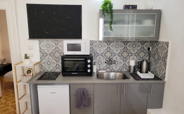 Meir Garden area 2 rooms 45m2 Balcony Fully furnished Apartment for rent in Tel Aviv