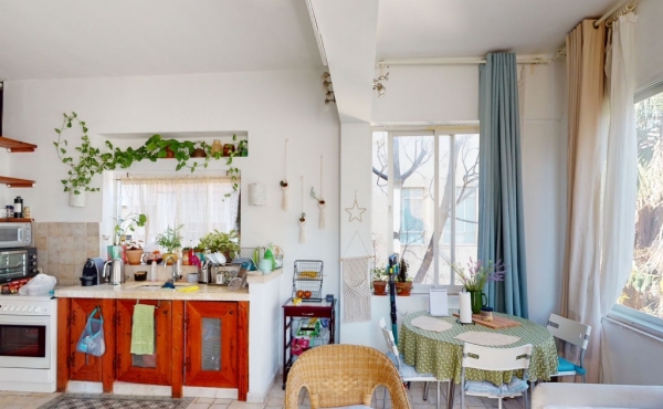 Ben Yehuda area 2 rooms 50 sqm Close to Marina and beach Apartment for sale in Tel Aviv