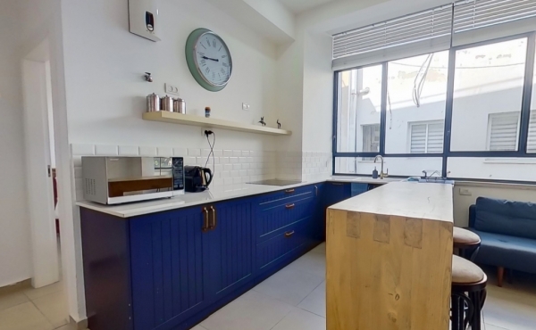 Frishman area 3 rooms 65 sqm Balcony Lift Apartment for sale in Tel Aviv