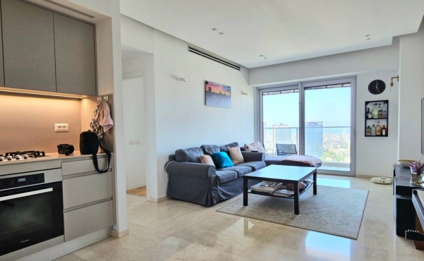 Midtown Tower 3 rooms 68 sqm Balcony 12 sqm Lift Parking Apartment for sale in Tel Aviv