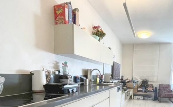 Pinkas area 4 rooms 95m2 Lift Parking Apartment for sale in Tel Aviv