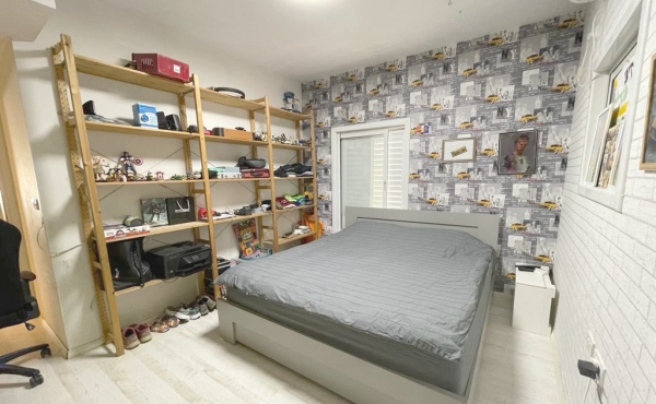 Pinkas area 4 rooms 95m2 Lift Parking Apartment for sale in Tel Aviv