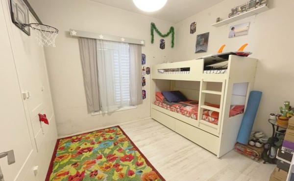 Pinkas area 4 rooms 95m2 Lift Parking Apartment for sale in Tel Aviv