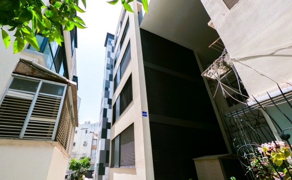 Frishman area 4 rooms 93m2 Terrace 10m2 Mamad Lift Apartment for sale in Tel Aviv
