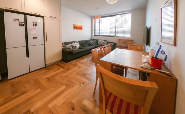 Frishman area 4 rooms 93m2 Terrace 10m2 Mamad Lift Apartment for sale in Tel Aviv