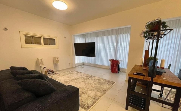 Gordon area Garden apartment 2 rooms 72m2 Garden 57m2 Apartment for sale in Tel Aviv 