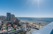 Opera tower 3 rooms 150m2 Renovated Balcony 40m2 Lift Parking Doorman Pool Gym Apartment for sale in Tel Aviv