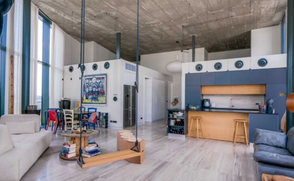 Florentine area Penthouse 3 rooms 135m2 Balcony 75m2 Lifts Parking Apartment for sale in Tel Aviv