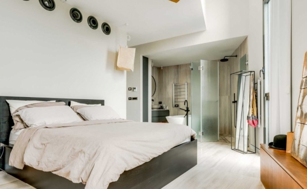 Florentine area Penthouse 3 rooms 135m2 Balcony 75m2 Lifts Parking Apartment for sale in Tel Aviv