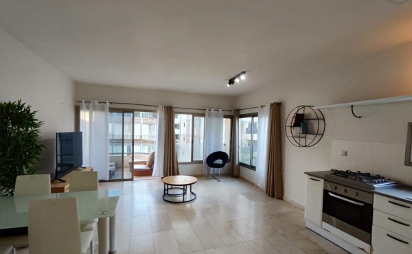 Kerem Hatemanim area 3 rooms 70m2 Terrace 10m2 Lift Parking Apartment for rent in Tel Aviv