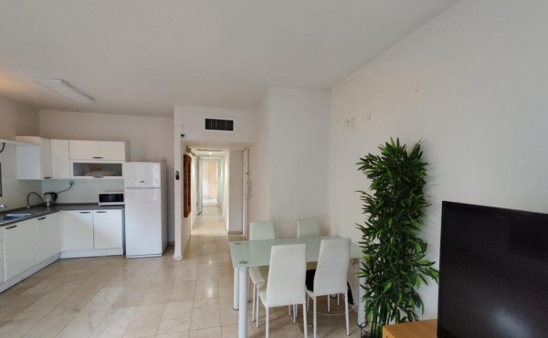 Kerem Hatemanim area 3 rooms 70m2 Terrace 10m2 Lift Parking Apartment for rent in Tel Aviv