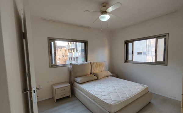 Kerem Hatemanim area 3 rooms 70m2 Terrace 10m2 Lift Parking Apartment for rent in Tel Aviv