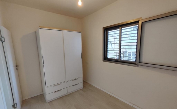 Kerem Hatemanim area 3 rooms 70m2 Terrace 10m2 Lift Parking Apartment for rent in Tel Aviv