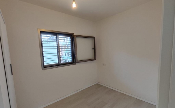 Kerem Hatemanim area 3 rooms 70m2 Terrace 10m2 Lift Parking Apartment for rent in Tel Aviv