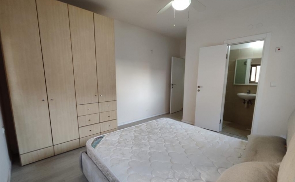 Kerem Hatemanim area 3 rooms 70m2 Terrace 10m2 Lift Parking Apartment for rent in Tel Aviv