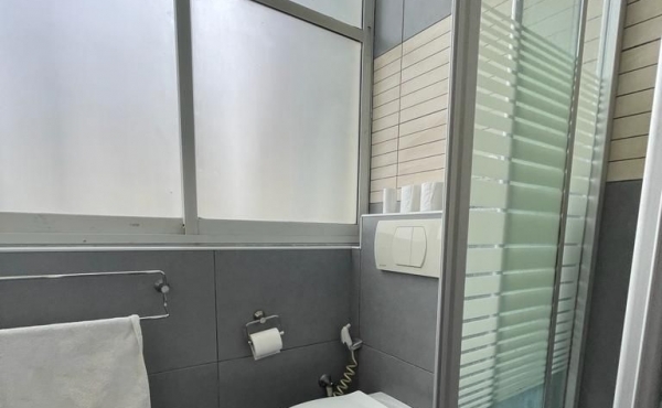 Geula area 5 rooms with safe room 95m2 Balconies 20m2 Lift Parking Apartment for sale in Tel Aviv