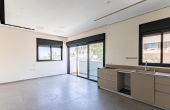 Rothschild area 4 rooms 84m2 Terrace 10m2 High ceillings Lift Apartment for sale in Tel Aviv