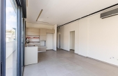 Rothschild area 4 rooms 84m2 Terrace 10m2 High ceillings Lift Apartment for sale in Tel Aviv