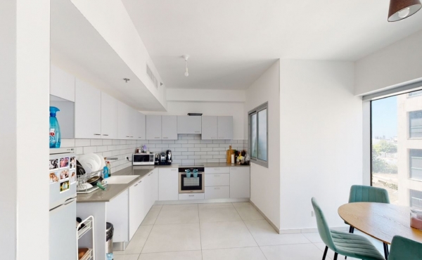 Florentine area 4 rooms 109m2 Terrace 14m2 Lifts Parking Apartment for sale in Tel Aviv