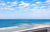 Trumpeldor Mini penthouse 3 rooms 85m2 Terrace 10m2 Sea view Parking Doorman Apartment for sale in Tel Aviv