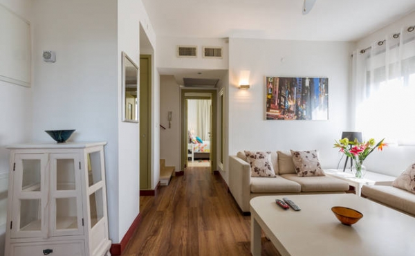 Spacious 3-Bedroom Penthouse in Kerem Hatemanim with Terrace Apartment for rent in Tel Aviv