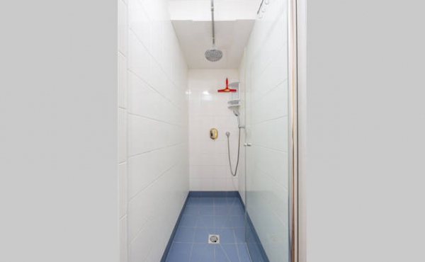 Spacious 3-Bedroom Penthouse in Kerem Hatemanim with Terrace Apartment for rent in Tel Aviv