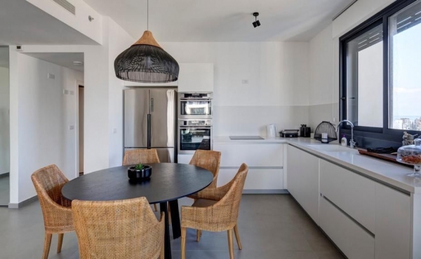 Tschernihovsky 4 rooms Bezalel project, excellent apartment for rent in Tel Aviv